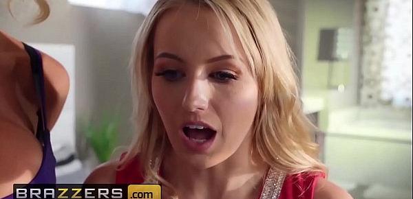  Sexy Lesbian Babes (Nicolette Shea, Scarlett Sage) Pleasure Themselves Playing Together - Brazzers
